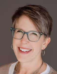 Headshot of Kirsten Elting