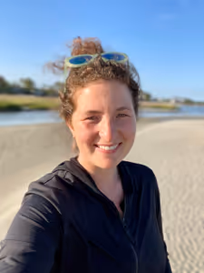 Headshot of Sarah Ozimek